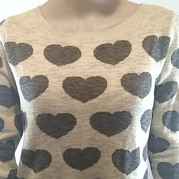 MOSSIMO Heart Sweater - Picture 2 of 7